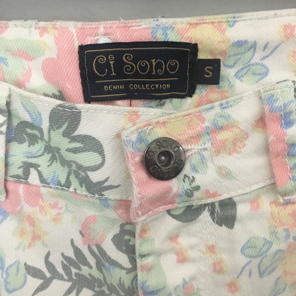 LAST DAY TO BUY 🎀Boutique Shorts - Picture 3 of 3